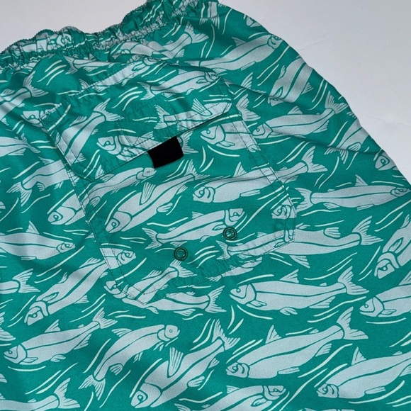 Vineyard Vines Swim Trunks fishy- Mens XLarge Green Mesh shorts - Picture 4 of 10